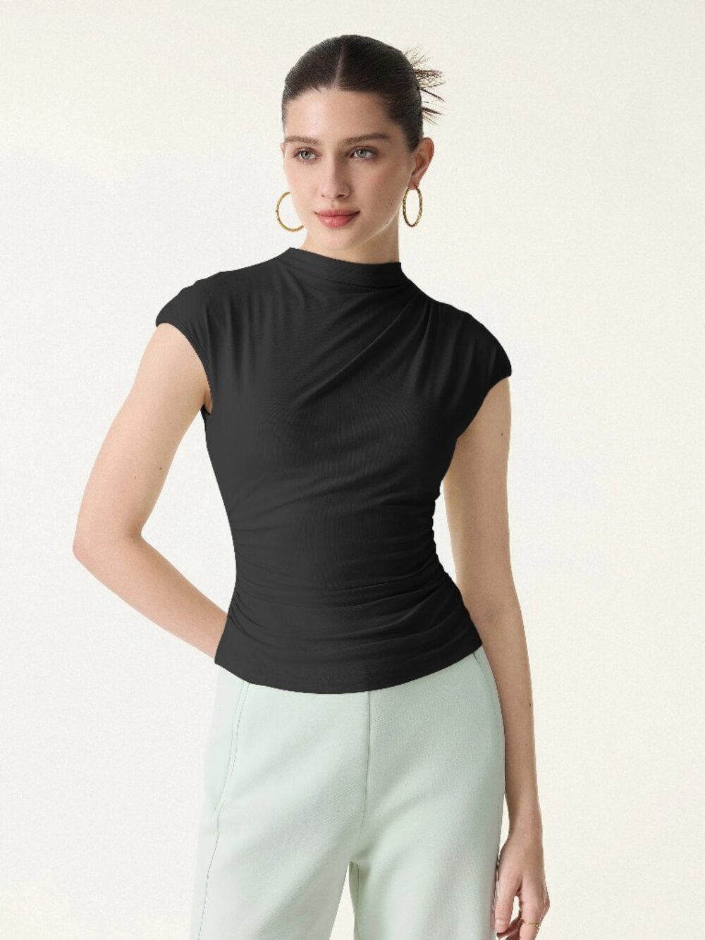 NWT OGL Eco-SkinKiss® SkinKiss Mockneck Ruched Cropped Bra Top Black XS #A6004